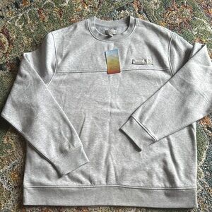 OCEAN  + COAST MENS SWEATSHIRT IN SZ XL…NEW WITH TAGS…NICE LIGHT GRAY!!!